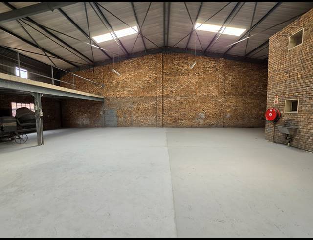 450M² FACTORY TO LET IN ANDERBOLT